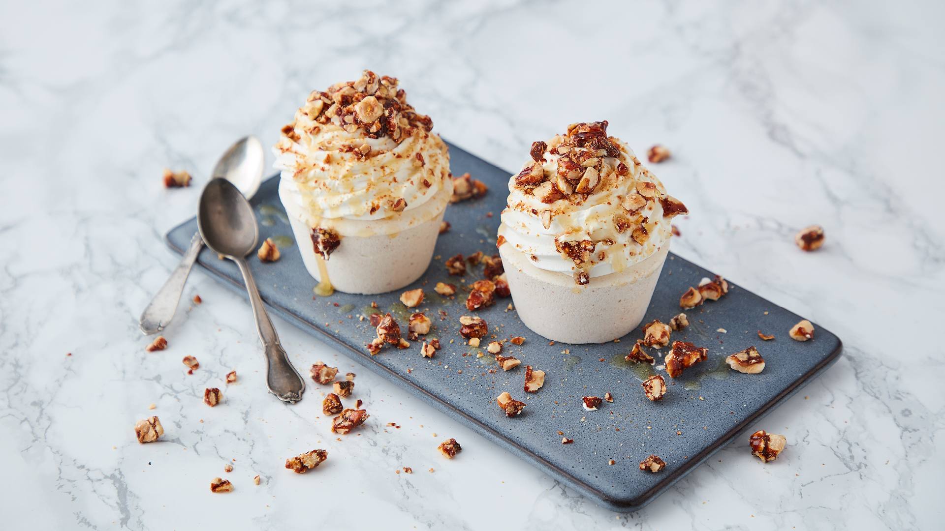 recipe image Bananis med jordnøddesmør og saltkaramel