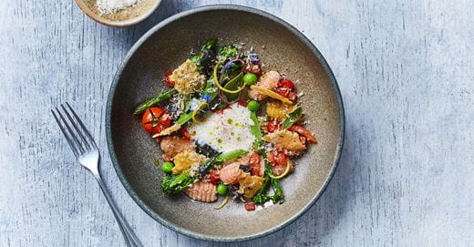 Cremet suppe, vegansk suppe, ristet jordskokssuppe med stegt æble og svamp, brød