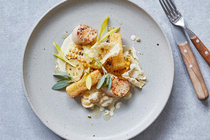 Cremet stegt tofu med pasta og majs