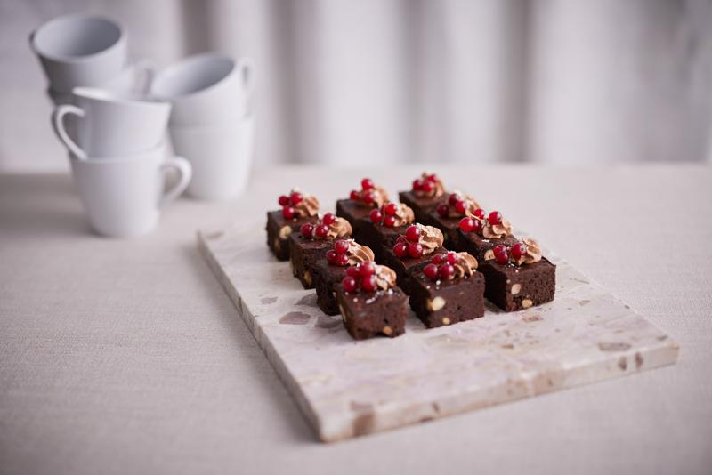 recipe image brownie-med-et-twist-toppet-med-skn-chokoladecreme