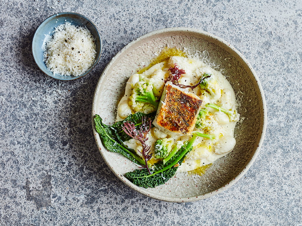  laks, grøntsager, broccoli, grøn sauce, fløde, a la carte, restaurant