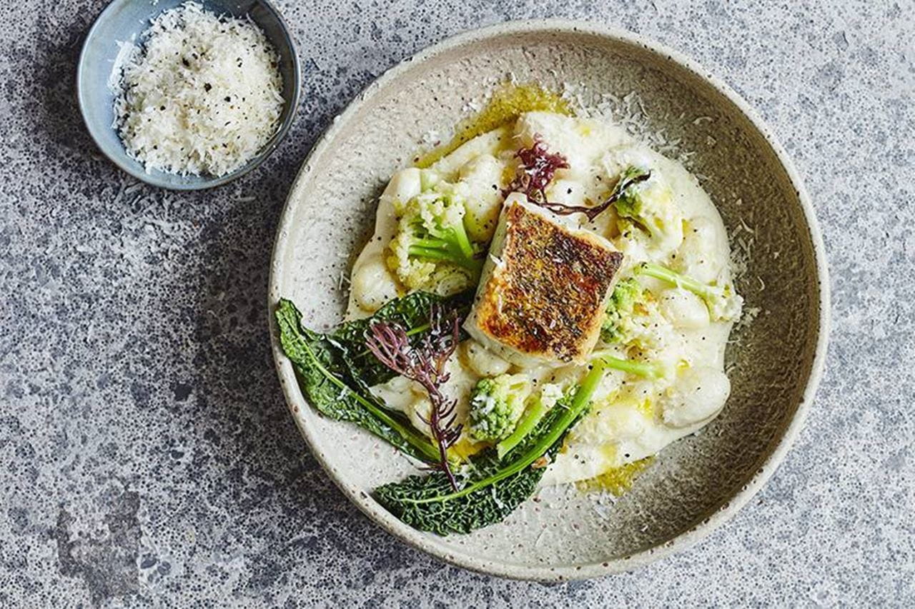 recipe image Wolfsbarsch mit Gnocchi & Pecorino Creme