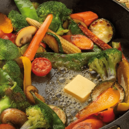 Gemüsesalat mit veganer Butter