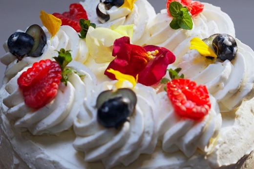 recipe image No Honey Cake