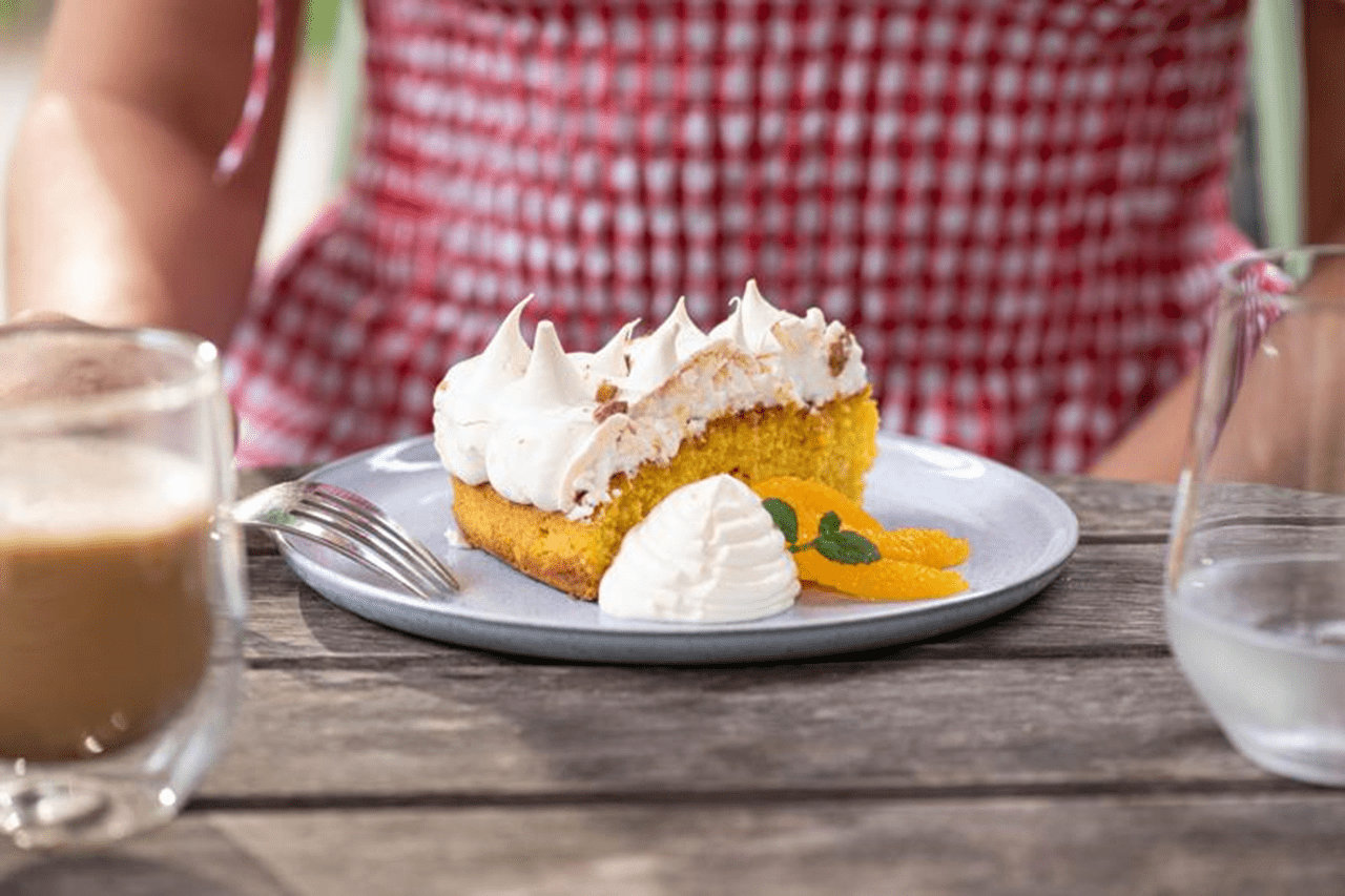 recipe image saffron-cake-with-pistachio-meringue-and-orange-cream