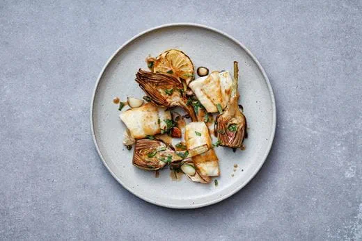 recipe image Καλκάνι, αγκινάρα, ψητό σκόρδο