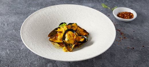 recipe image Μύδια με λευκό κρασί και κρέμα Rama 31%