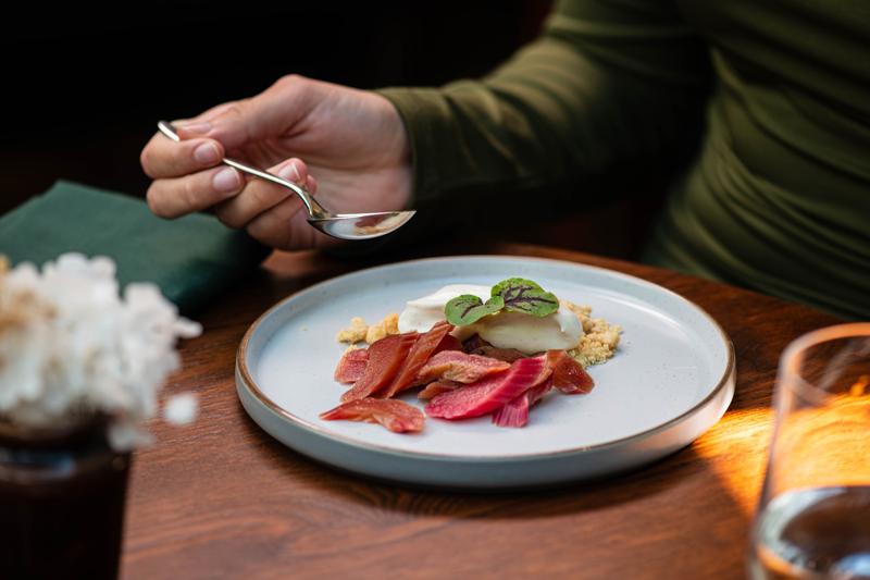 Rhubarb with Ginger Crumble