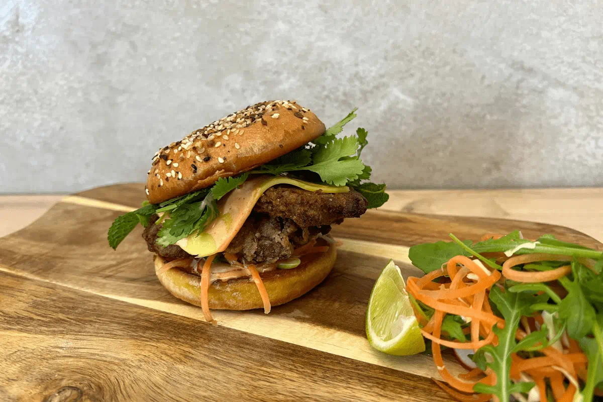 recipe image Báhn mi Oyster Mushroom Burger