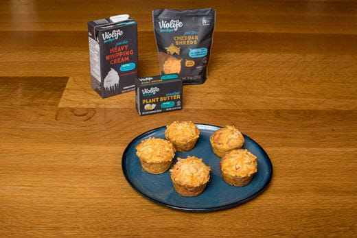 recipe image Cheesy Corn and Chili Muffins
