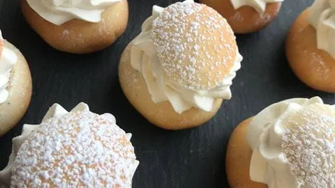 recipe image Vegaaniset minilaskiaispullat