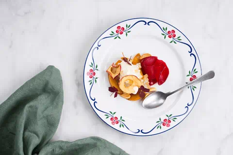 recipe image Liekitetty omena, sitruunahelmet ja vaniljajäätelö