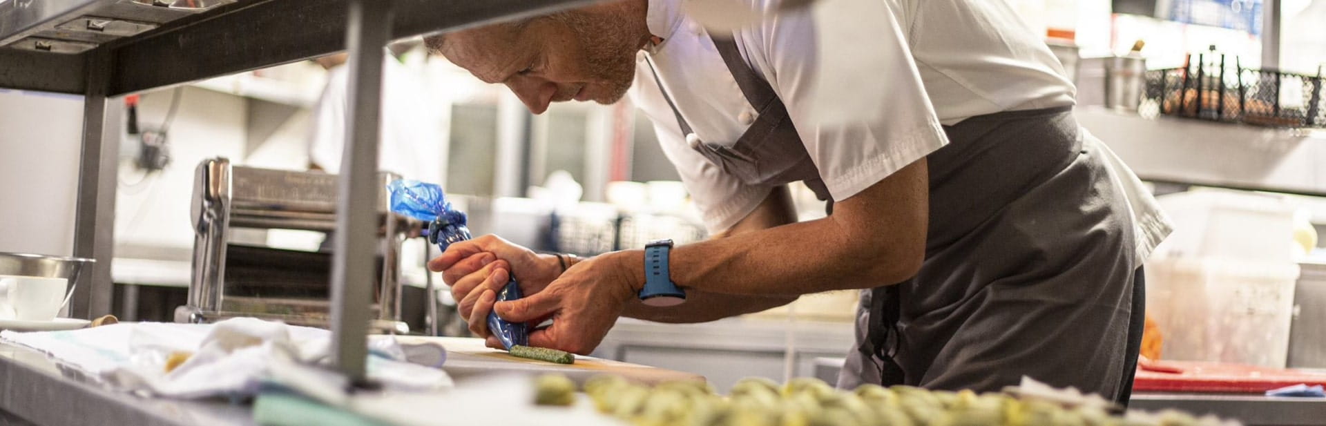 Szakács munka közben