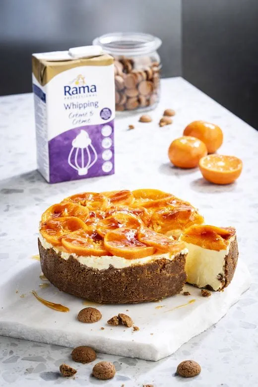 recipe image Sinterklaastaart met Mandarijntjes en Kruidnotenbodem