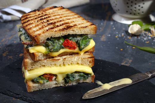 recipe image Croque met spinazie en zongedroogde tomaat