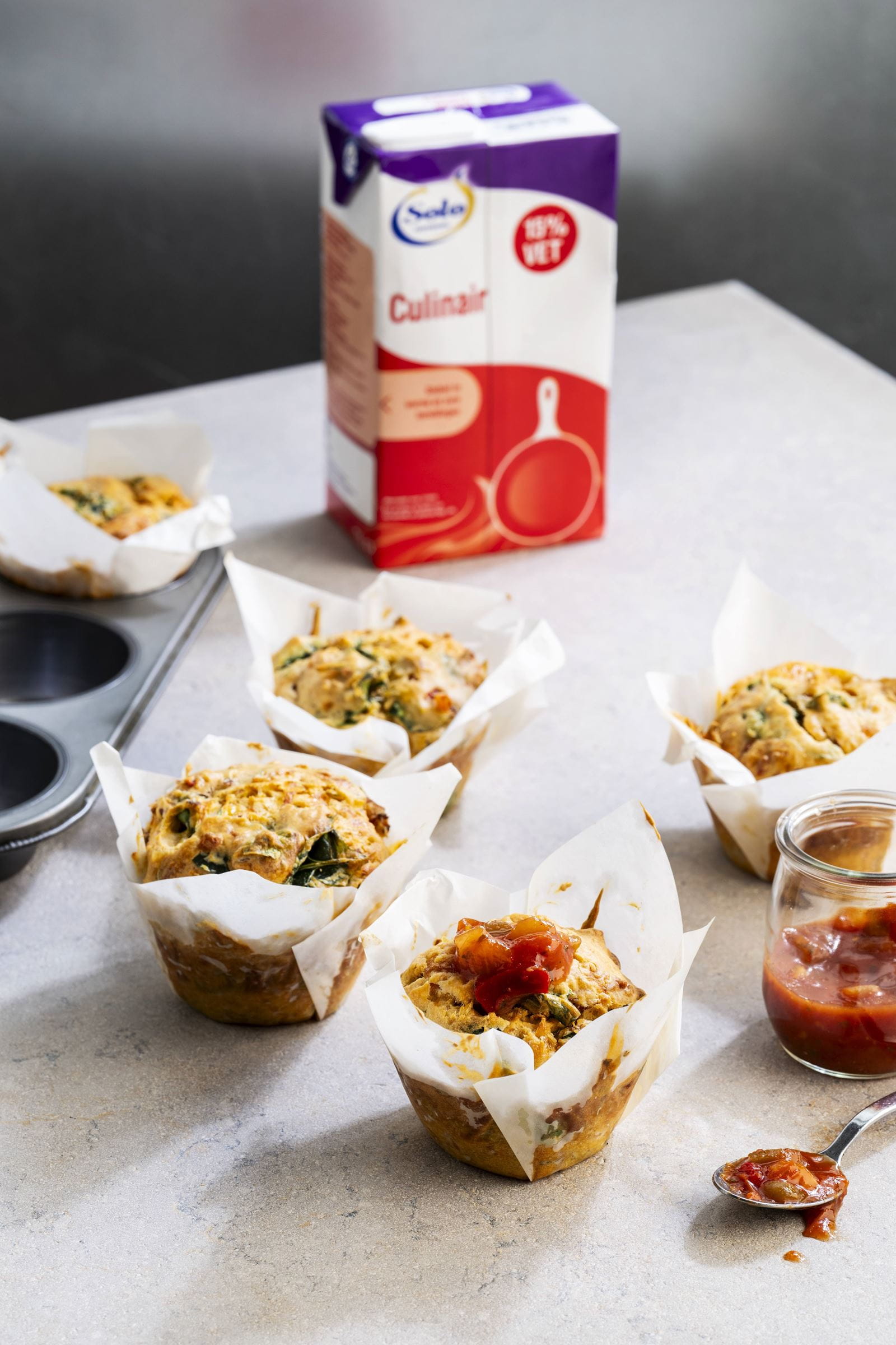 recipe image Lunch muffins met Chunky Salsa en Cheddar
