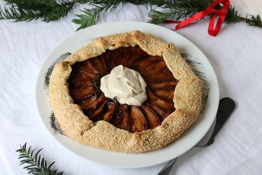 recipe image Sesamgalette met koningsoesterzwam, miso en tahincrème