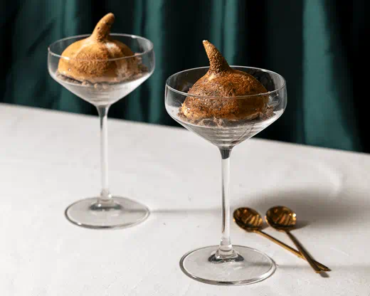 recipe image IJscoupe met gevulde koffiemeringue