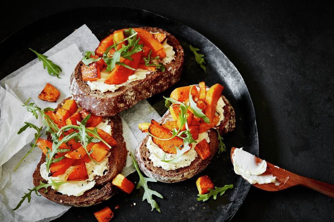 recipe image Toast met gegrilde pompoen en rucola
