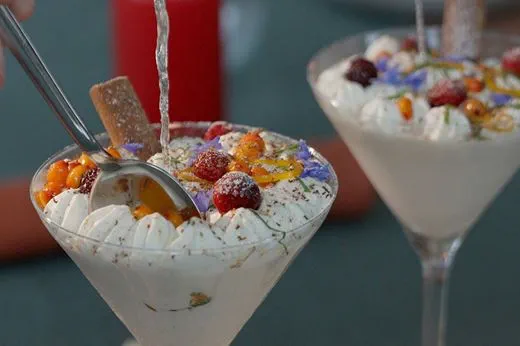 recipe image Feestelijke Eierpunch