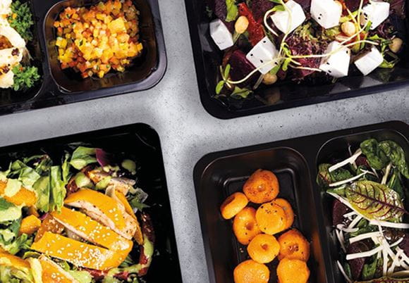 Dania w pudełkach na wynos