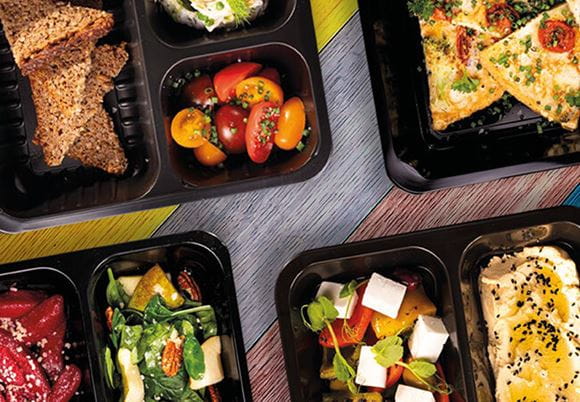 Dania w pudełkach na wynos