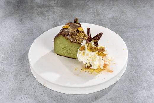 recipe image Pistacjowy sernik baskijski bez laktozy