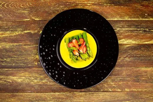 recipe image Szparagi z truskawkami