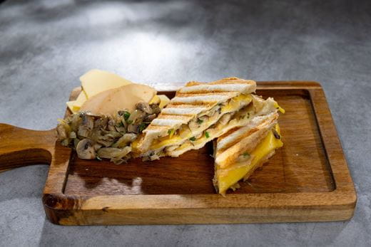 recipe image Tosty z pieczarkami i Violife o smaku cheddara