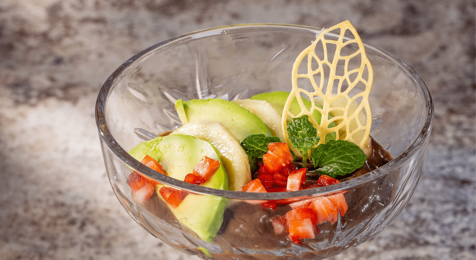 recipe image Mus czekoladowy z awokado, bananem i pomarańczą