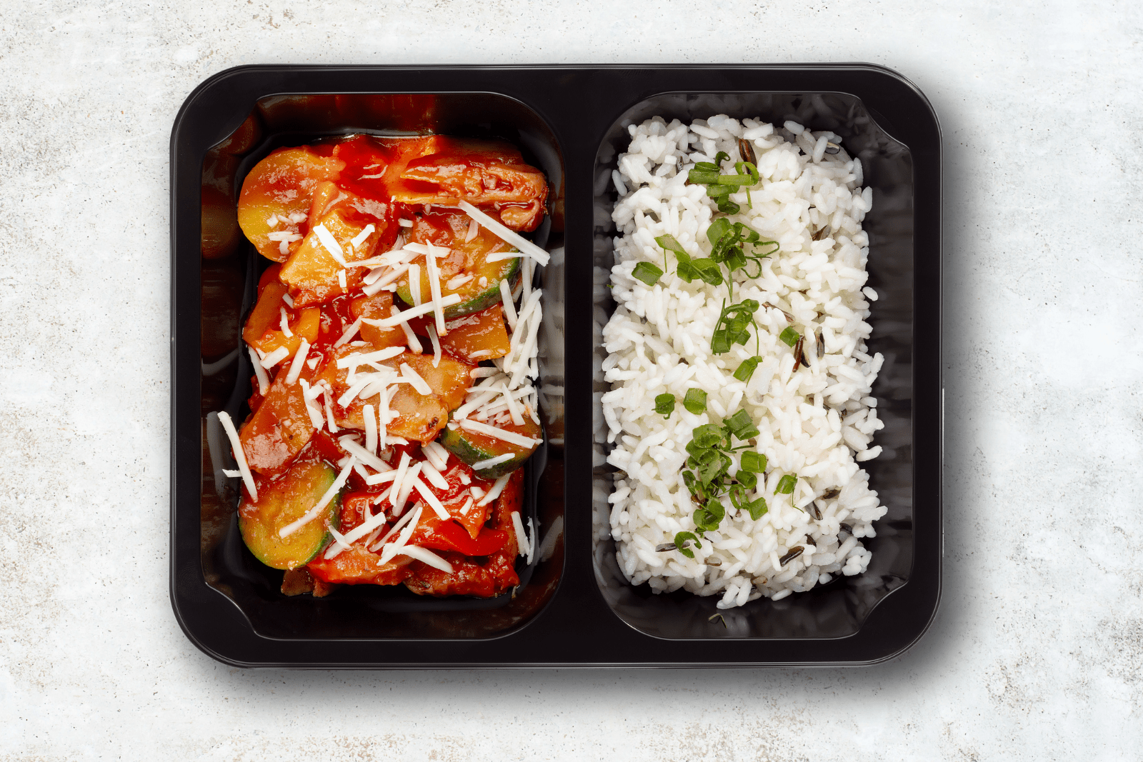 recipe image Roślinny kurczak w sosie paprykowym