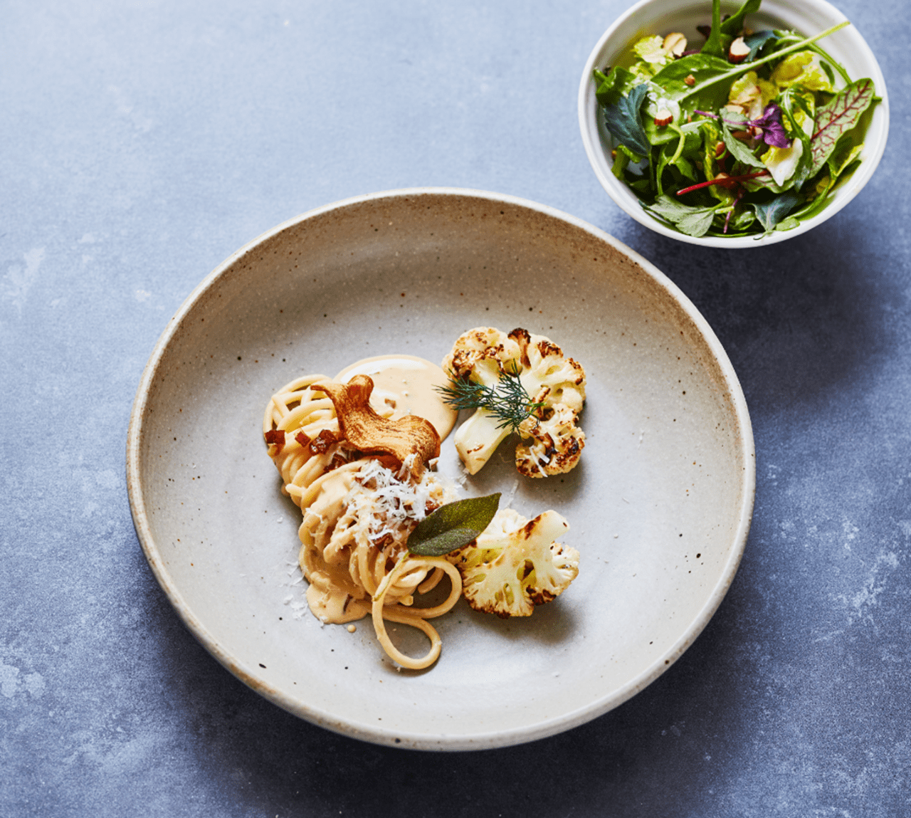 recipe image Spachetti Veganara z pieczonym kalafiorem