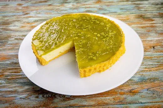 recipe image Tarta cytrynowa z żelką limonkowo-miętową