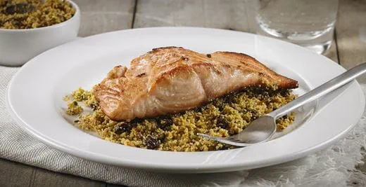 recipe image Tranche de Salmão em crosta de broa