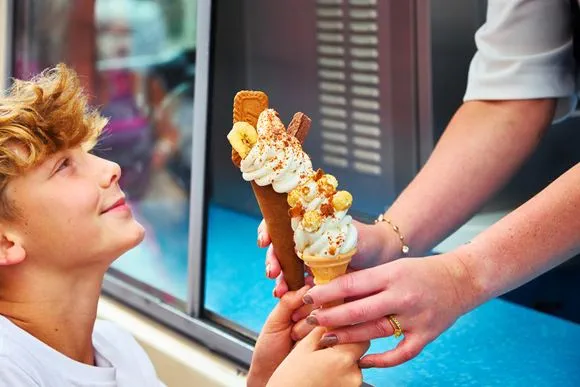 IceCream_SoftServe_Van