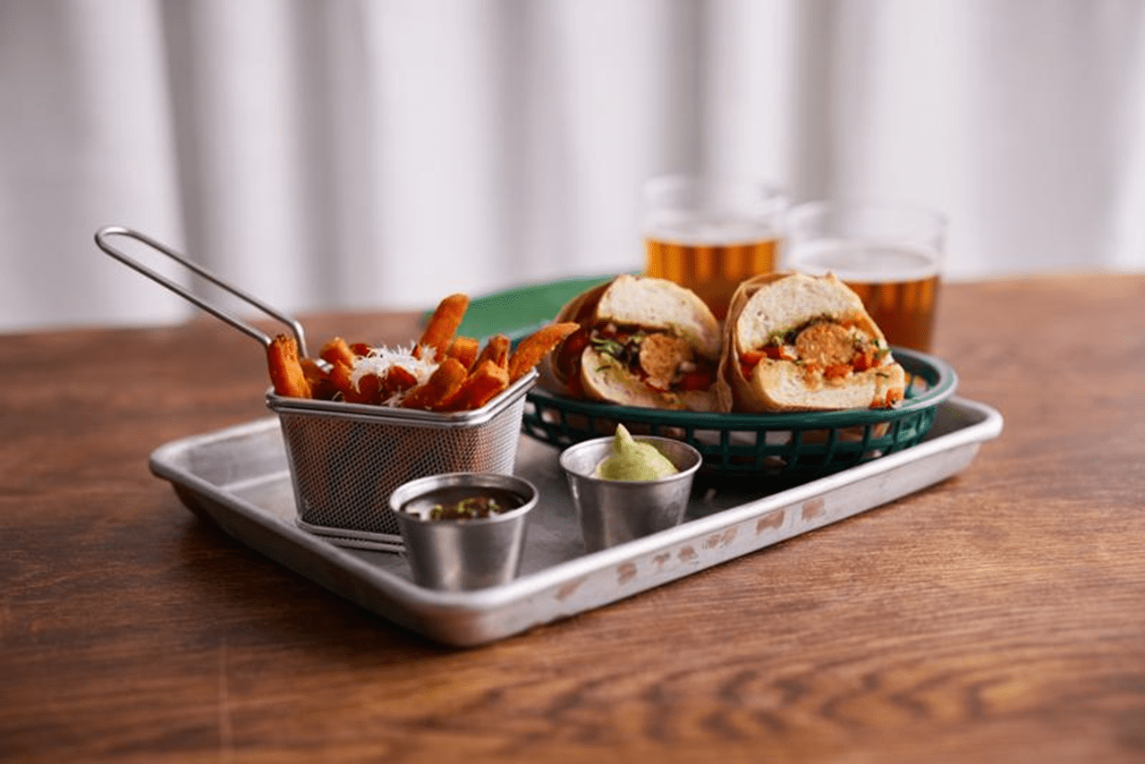 recipe image choripan-med-chimichurri-och-avokadodip